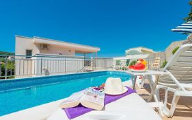 Villa Borna Apartments